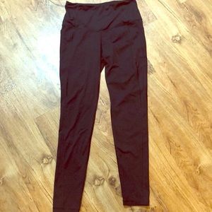 VS black medium knock out capris